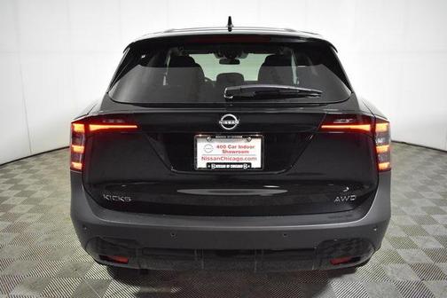 2025 Nissan Kicks SV