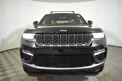 2022 Jeep Grand Cherokee Summit