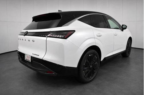 Everest White Pearl Tricoat/Super Black 2026 Nissan Murano Platinum
