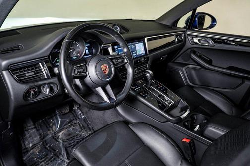 2023 Porsche Macan 