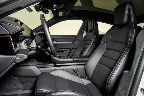 2025 Porsche Taycan Turbo