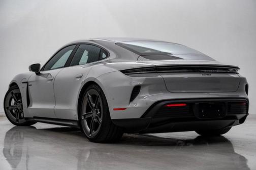 2025 Porsche Taycan Turbo