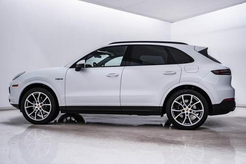 2023 Porsche Cayenne Platinum Edition