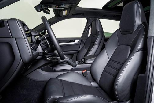 2025 Porsche Cayenne Turbo S