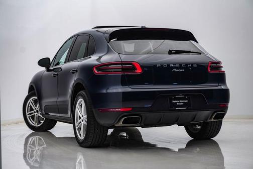 Night Blue Metallic 2017 Porsche Macan Macan