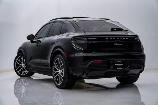 2024 Porsche Macan 4