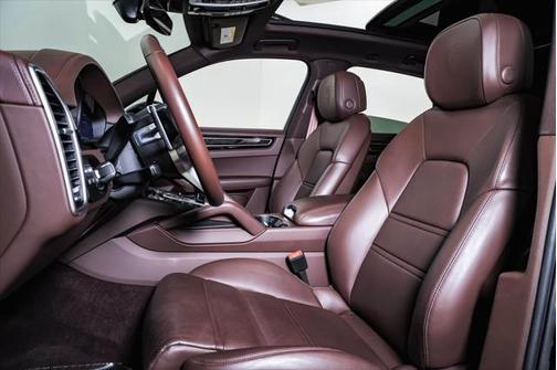 2023 Porsche Cayenne Platinum Edition