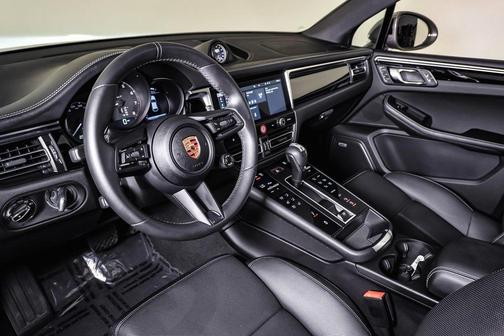 2023 Porsche Macan T