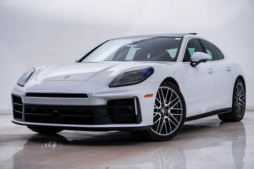 2026 Porsche Panamera 4