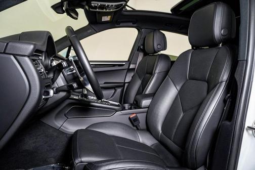 2021 Porsche Macan S