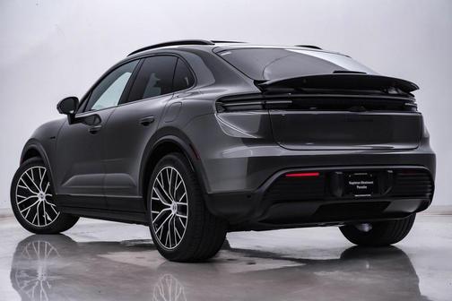 2025 Porsche Macan 4S