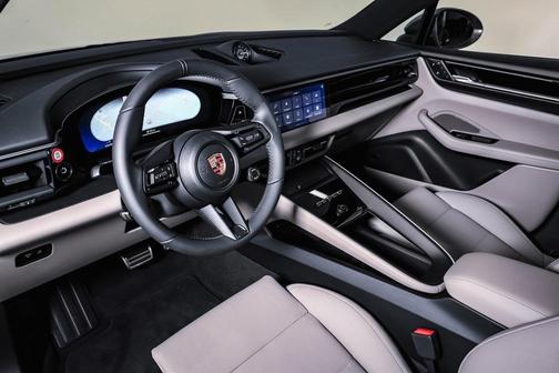 2025 Porsche Macan 4S