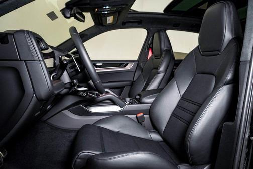 2026 Porsche Cayenne GTS