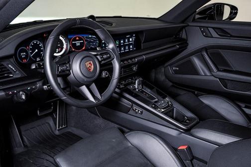 2023 Porsche 911 Carrera 4 GTS