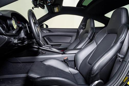 2023 Porsche 911 Carrera 4 GTS