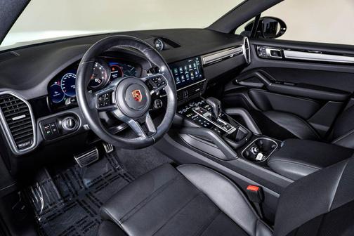 Chromite Black Metallic 2023 Porsche Cayenne Cayenne