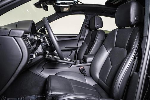 2025 Porsche Macan **PORSCHE CERTIFIED**