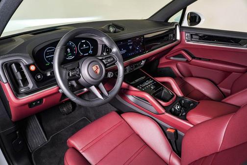 Carrara White Metallic 2026 Porsche Cayenne Cayenne E-Hybrid