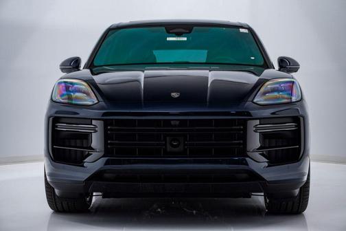 Algarve Blue Metallic 2026 Porsche Cayenne Cayenne Turbo E-Hybrid