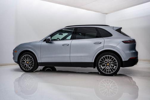 Dolomite Silver Metallic 2020 Porsche Cayenne Cayenne
