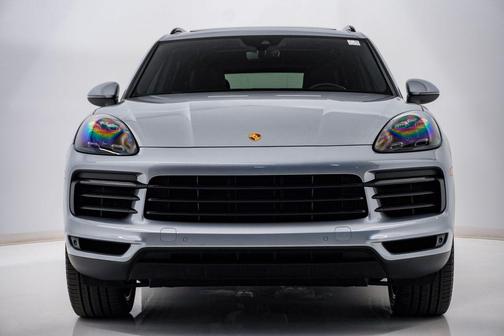 Dolomite Silver Metallic 2020 Porsche Cayenne Cayenne