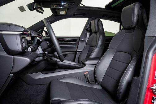 2026 Porsche Macan 4