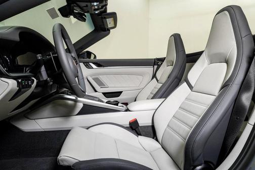 2026 Porsche 911 Carrera
