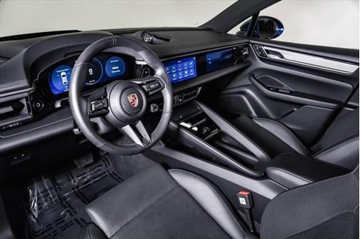 2024 Porsche Macan Base