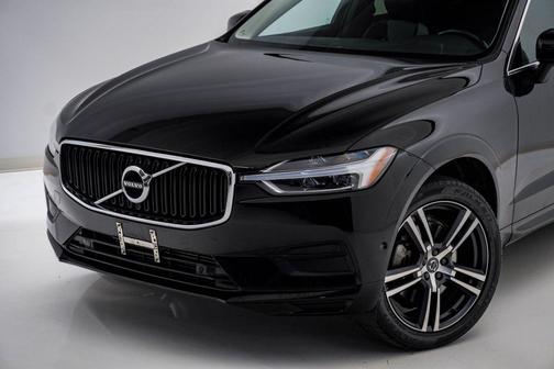 Onyx Black Metallic 2019 Volvo XC60 T6 Momentum