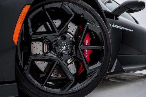 Nero Essenza Solid 2023 Maserati MC20 Base