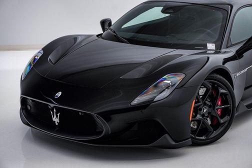 Nero Essenza Solid 2023 Maserati MC20 Base
