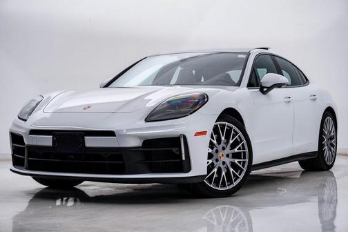 2025 Porsche Panamera 4
