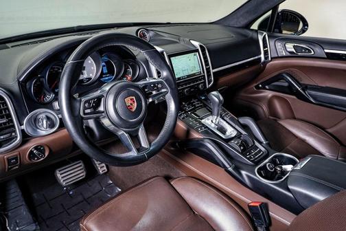 2016 Porsche Cayenne Cayenne