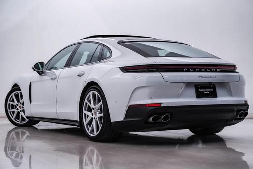2024 Porsche Panamera 4