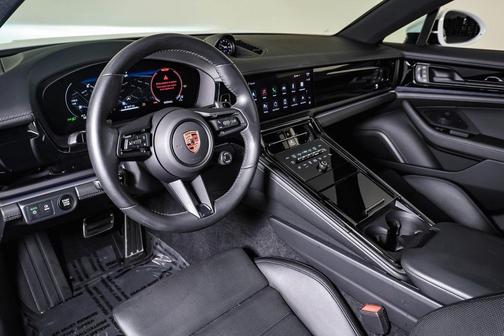 2024 Porsche Panamera 4