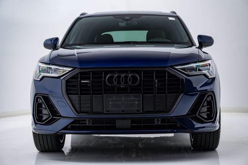 Navarra Blue Metallic 2022 Audi Q3 Premium Plus