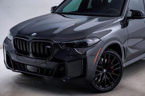 2025 BMW X5 M60i