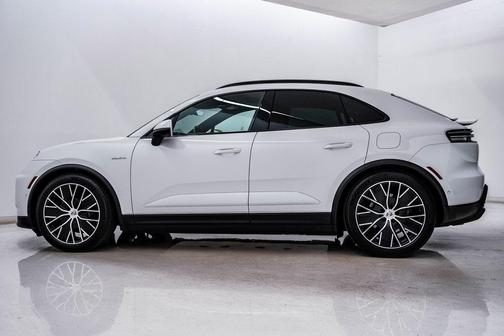 2025 Porsche Macan 4S