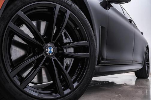 2022 BMW 750 i xDrive