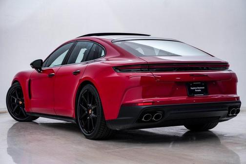 2026 Porsche Panamera 4