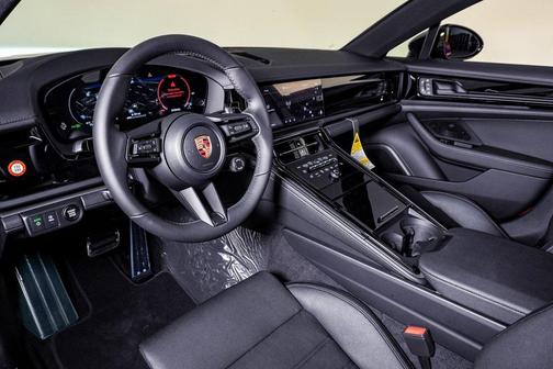 2026 Porsche Panamera 4