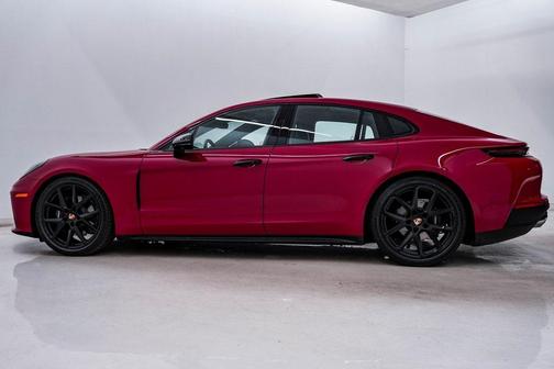 2026 Porsche Panamera 4