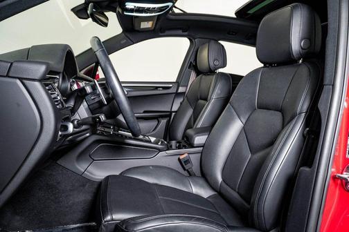 2024 Porsche Macan **PORSCHE CERTIFIED**