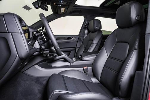 2026 Porsche Cayenne GTS