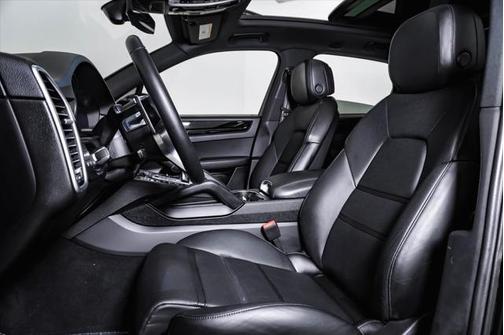 2023 Porsche Cayenne **PORSCHE CERTIFIED**