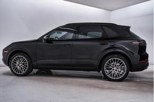 2023 Porsche Cayenne **PORSCHE CERTIFIED**
