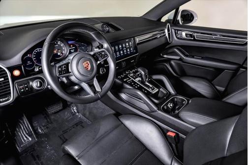 2022 Porsche Cayenne Platinum Edition