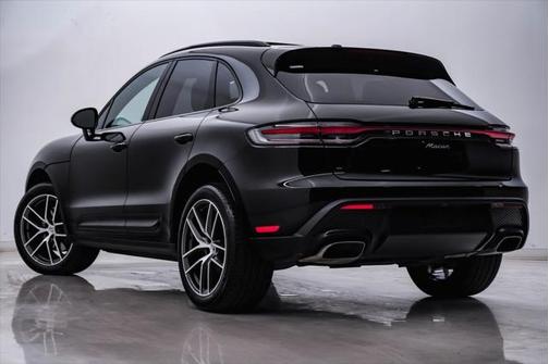 2025 Porsche Macan Base