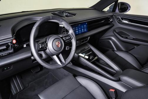 2025 Porsche Macan 4