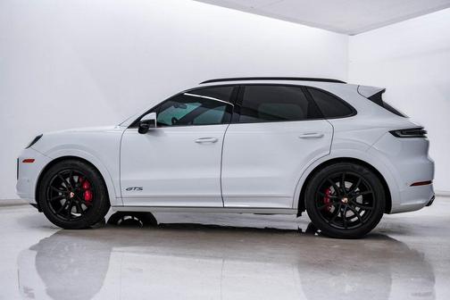 2025 Porsche Cayenne GTS